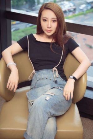 两个小姨子在线_蓝光免费高清观看