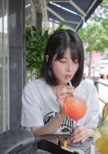 年轻的母亲在线观看视频_1080高清完整版